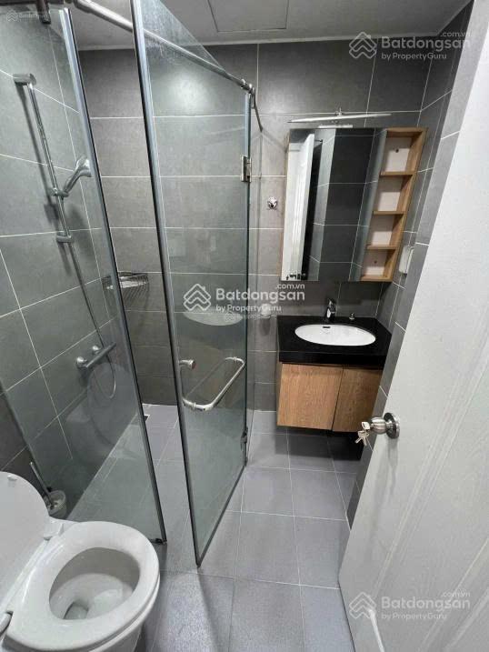 Cần cho thuê lucky palace  novaland dt78m,2pn,2wc. giá thuê 14 triệu/tháng.  0939 586 *** tùng