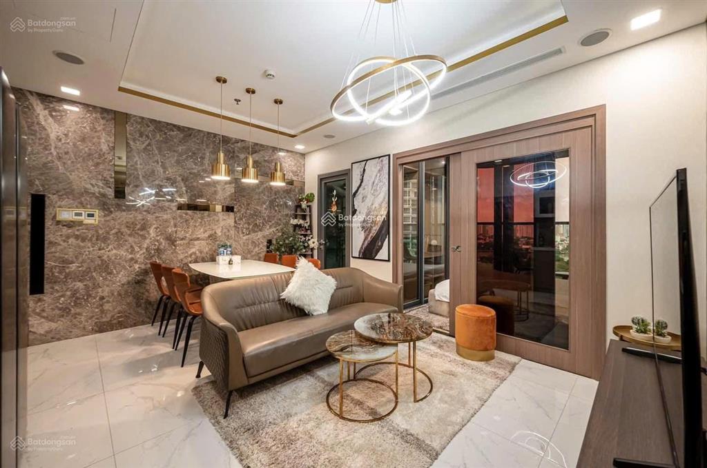 Bán căn hộ summer square q6 dt 60m2, 2pn, 2wc, giá bán 3.2 tỷ có sổ,  0939 586 *** thanh tùng