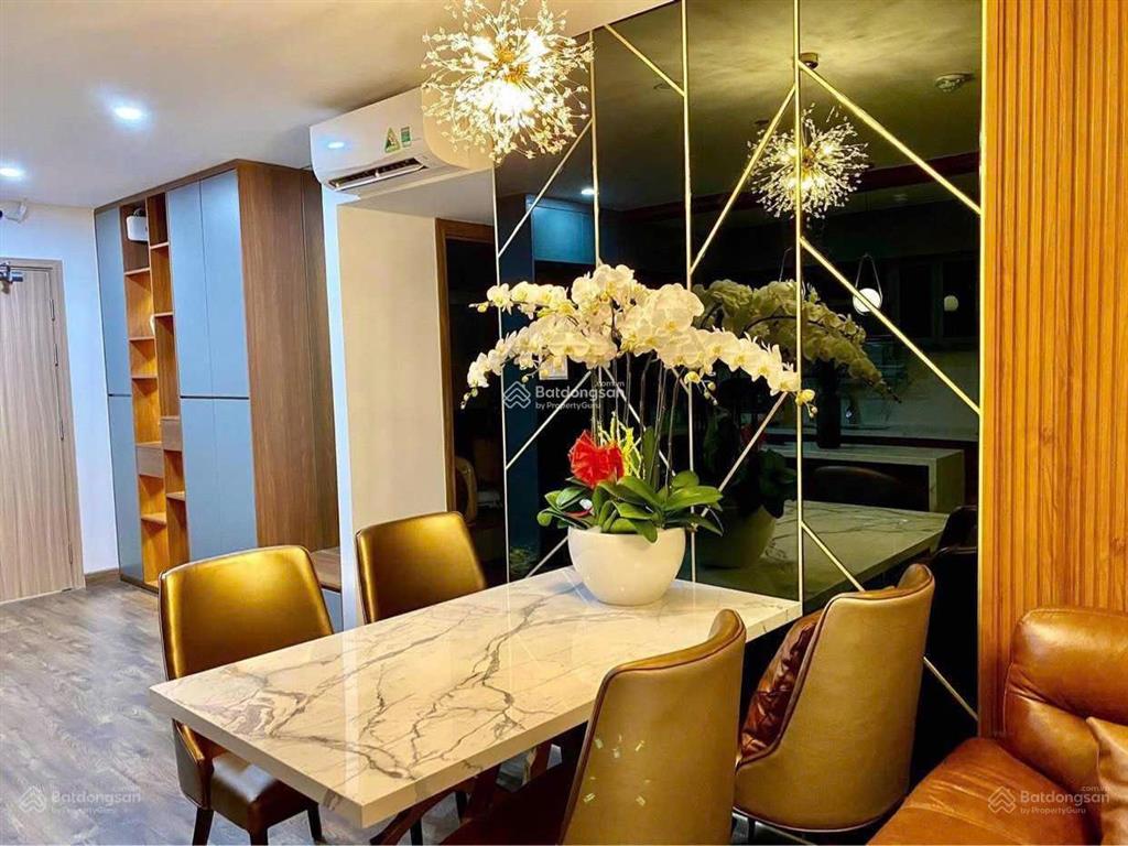 Bán căn hộ d  aqua q8 dt 70m2, 2pn, 2wc, giá bán 4.3 tỷ,  0939 586 *** thanh tùng