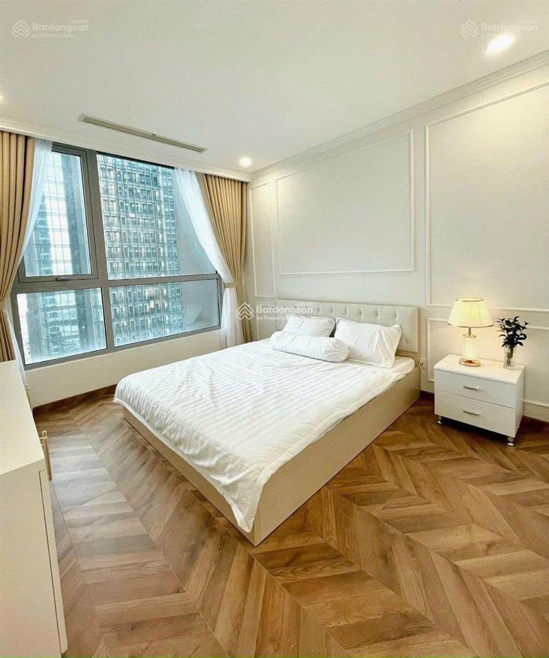Cho thuê chcc hùng vương plaza  quận 5. dt 120m2, 3pn, 2wc. giá từ 20tr/th  0939 586 *** tùng