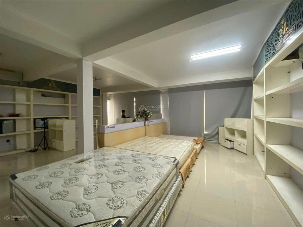Cho thuê nhà mặt phố trần khát chân, dt 85m2x5 tầng, mt 9m, giá 90tr,  0968 896 ***