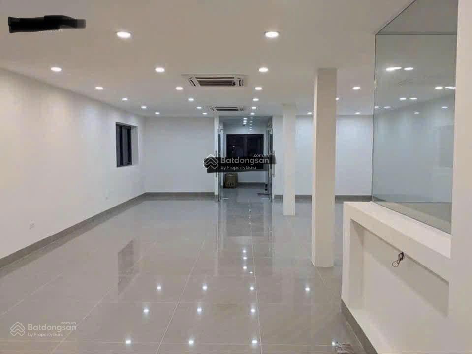 Cho thuê nhà mặt phố trần khát chân, dt 150m2x5 tầng, mt 8m, giá 200tr,  0968 896 ***