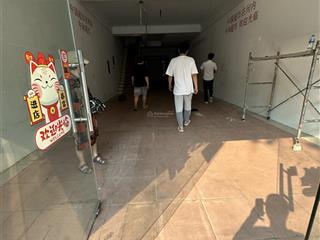 Cho thuê nhà mặt phố trung hòa, dt 140m2x4 tầng, mt 5.8m, giá 90tr,  0968 896 ***