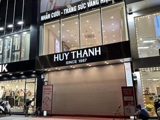 Cho thuê nhà lô góc mặt phố xã đàn, dt 83m2x3 tầng, mt 6m, giá 47tr,  0968 896 ***