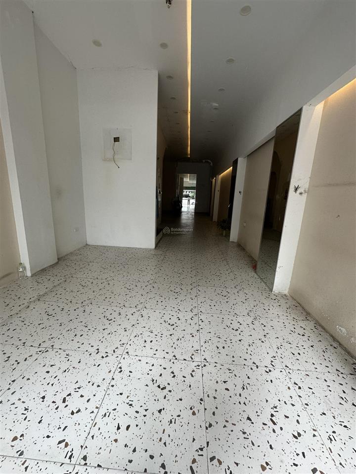 Cho thuê nhà mặt phố triệu việt vương, dt 60m2x2 tầng, mt 4m, giá 35tr,  0968 896 ***
