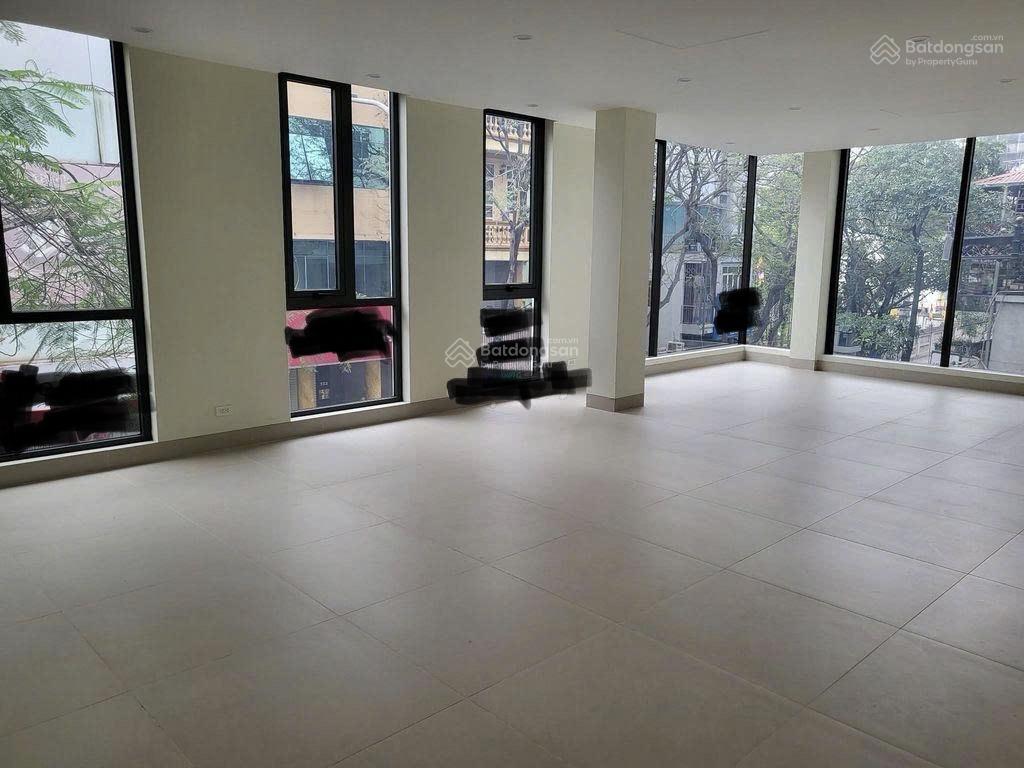 Cho thuê nhà mặt phố đội cấn, dt 100m2x3 tầng, mt 10m, giá 130tr,  0968 896 ***
