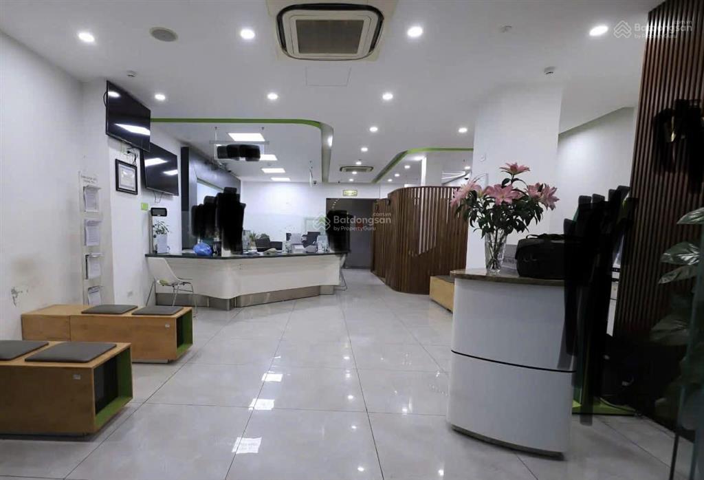 Cho thuê nhà mặt phố phố huế, dt 120m2x4 tầng, mt 7.5m, giá 200tr,  0968 896 ***