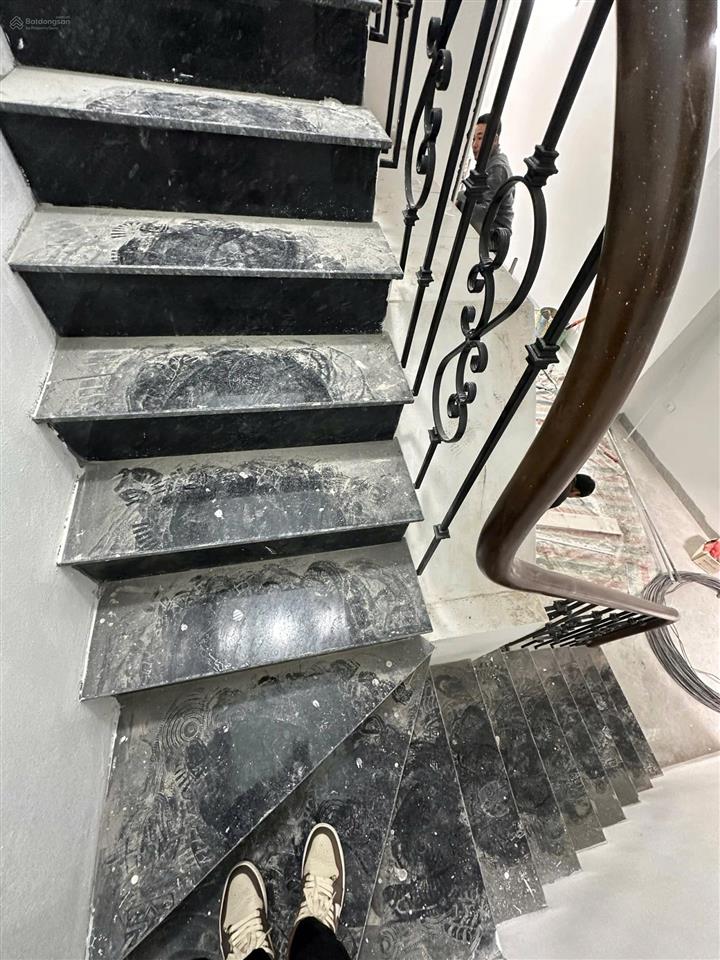 Cho thuê nhà mặt phố bạch mai, dt 65m2x2 tầng, mt 5m, giá 40tr,  0968 896 ***