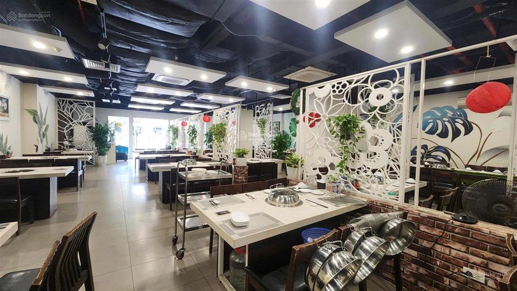 Cho thuê nhà mặt phố giảng võ, dt 256m2, mt 11m, giá 220tr,  0968 896 ***