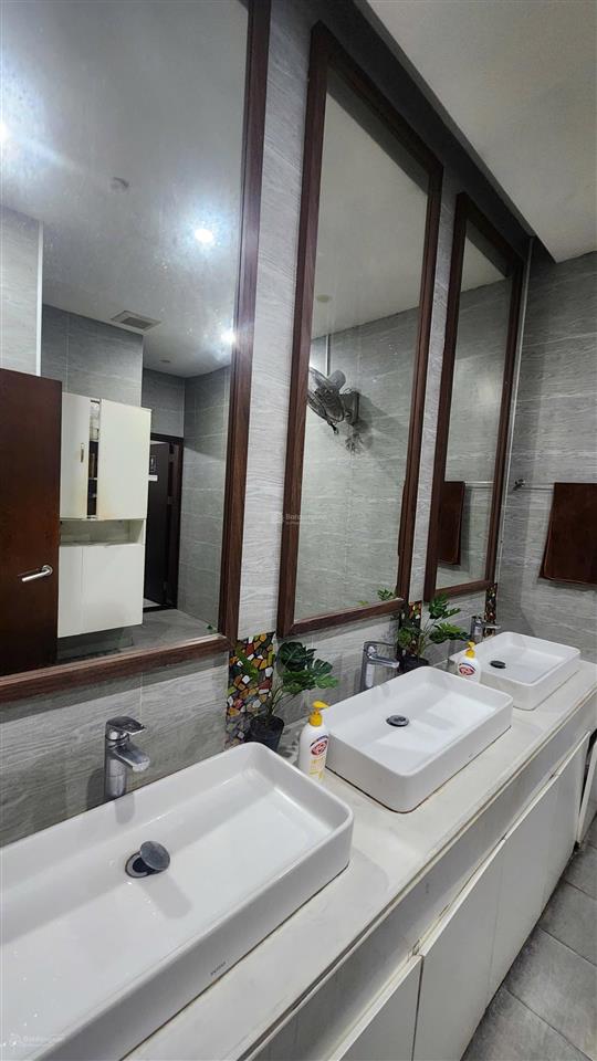 Cho thuê nhà mặt phố giảng võ, dt 256m2, mt 11m, giá 220tr,  0968 896 ***