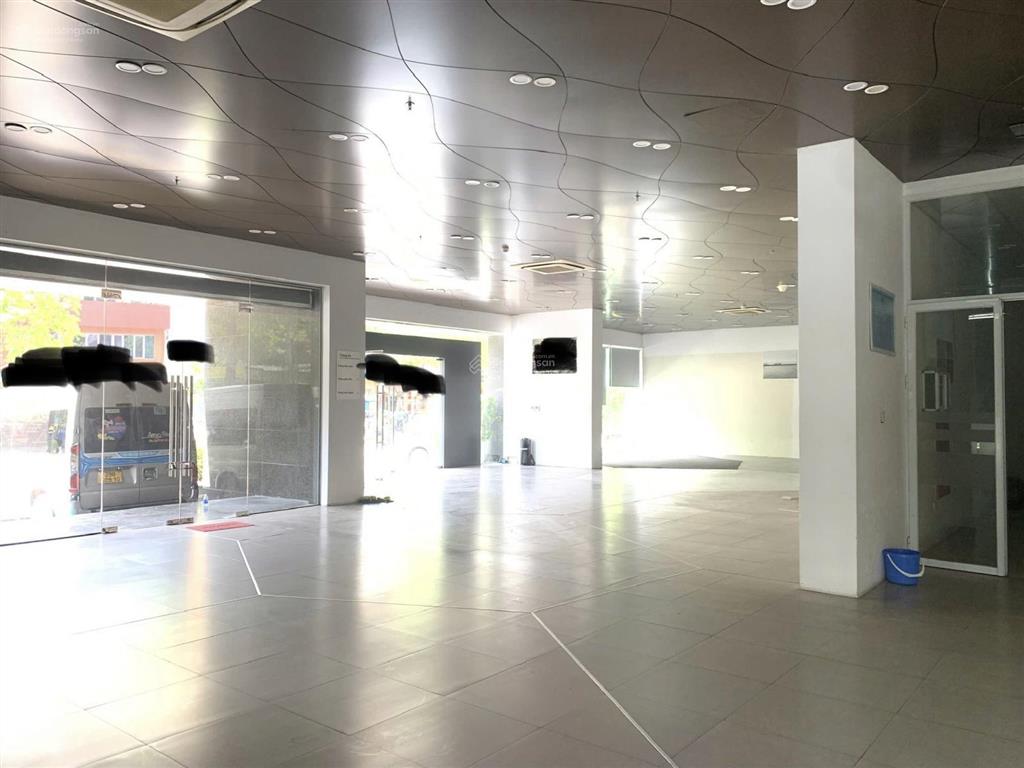 Cho thuê chân đế nhà mặt phố vũ phạm hàm, dt 333m², mt 25m, giá 250tr,  0968 896 ***