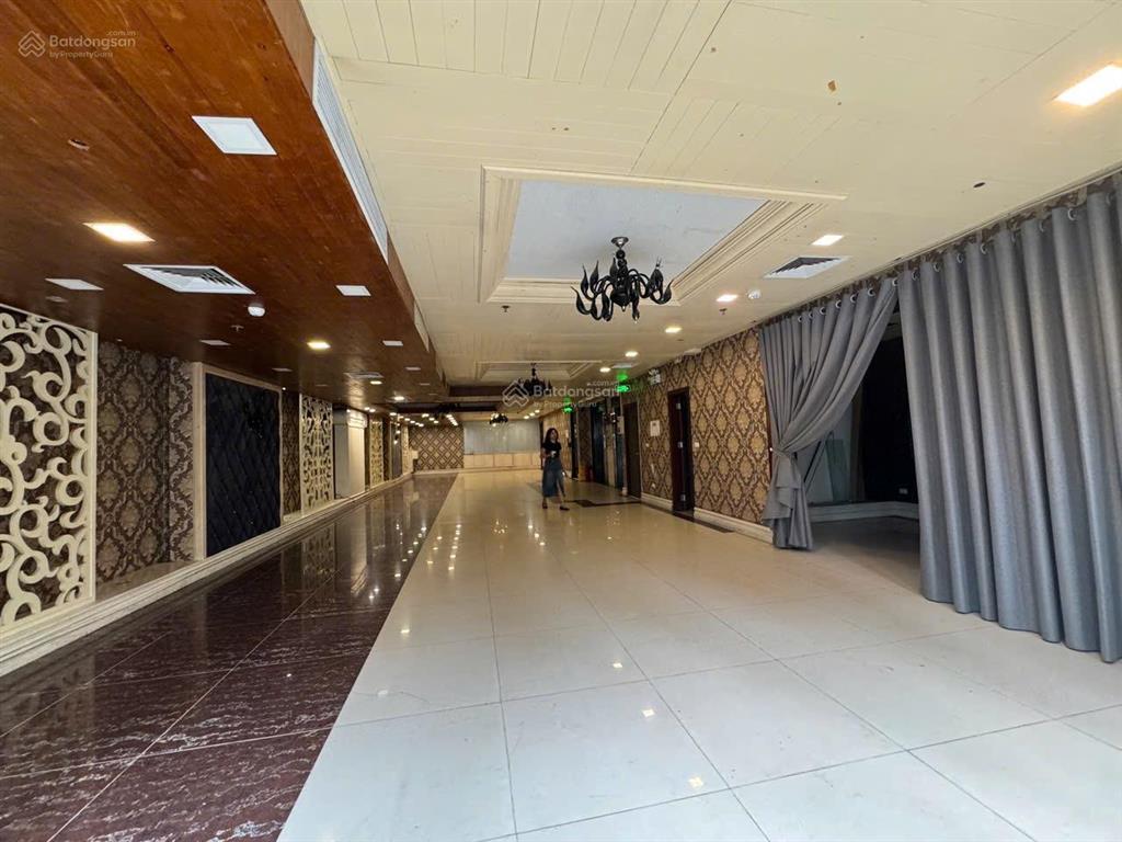 Cho thuê nhà mặt phố triệu việt vương, dt 239m2 x 9 tầng, mt 11m, giá 500tr,  0968 896 ***