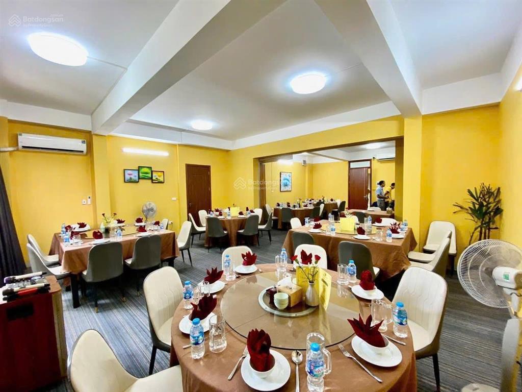 Cho thuê nhà mặt phố ngô thì nhậm, dt 160m2x4 tầng, mt 7m, giá 160tr,  0968 896 ***