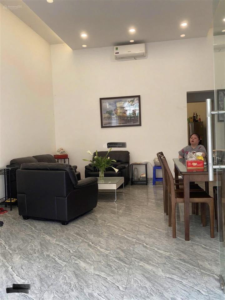 Cho thuê nhà mặt phố hòe nhai, dt 120m2x2 tầng, mt 5m, giá 65tr,  0968 896 ***