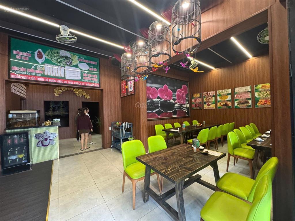 Cho thuê nhà mặt phố nguyễn đình chiểu, dt 200m2x3 tầng, mt 10m, giá 160tr,  0968 896 ***