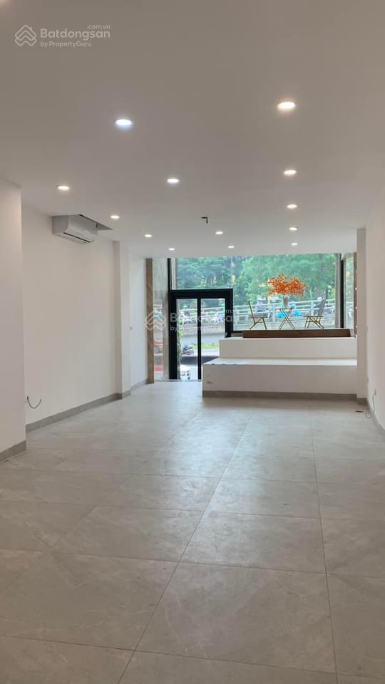 Cho thuê nhà mặt phố tây sơn, dt 80m2x3 tầng, mt 5.2m, giá 45tr,  0968 896 ***