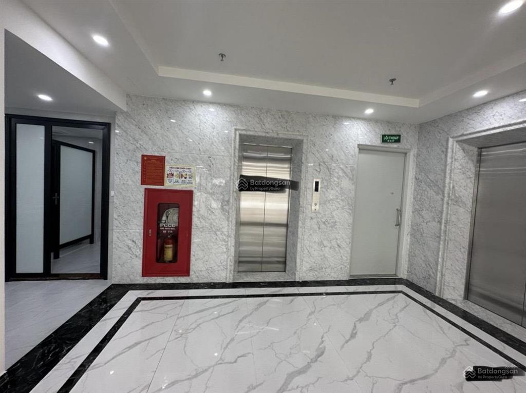 Cho thuê nhà mặt phố hàng chuối, dt 230m2 x 8 tầng + hầm, mt 11m, giá 400tr,  0968 896 ***