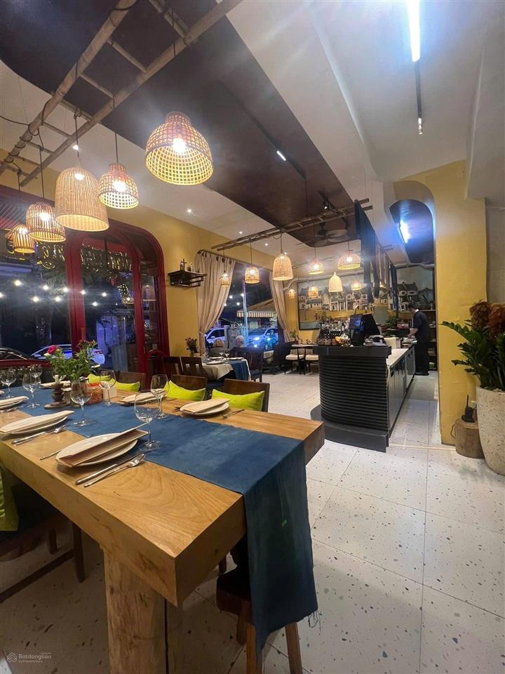 Cho thuê nhà mặt phố hàng bún, dt 100m2x3 tầng, mt 11m, giá 80tr,  0968 896 ***