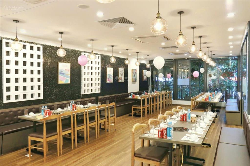 Cho thuê nhà mặt phố huỳnh thúc kháng, dt 250m2x2 tầng, mt 12m, giá 200tr,  0968 896 ***