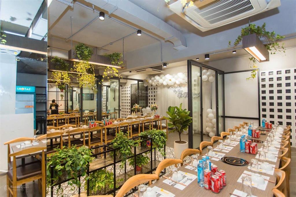 Cho thuê nhà mặt phố huỳnh thúc kháng, dt 250m2x2 tầng, mt 12m, giá 200tr,  0968 896 ***