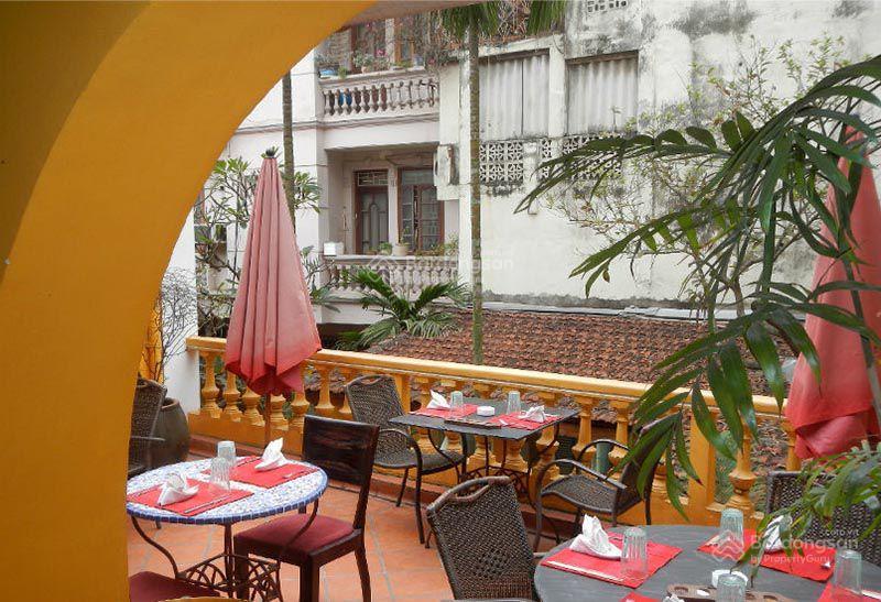 Cho thuê nhà mặt phố chân cầm, dt 530m2x2.5 tầng, mt 12m, giá 200tr,  0968 896 ***
