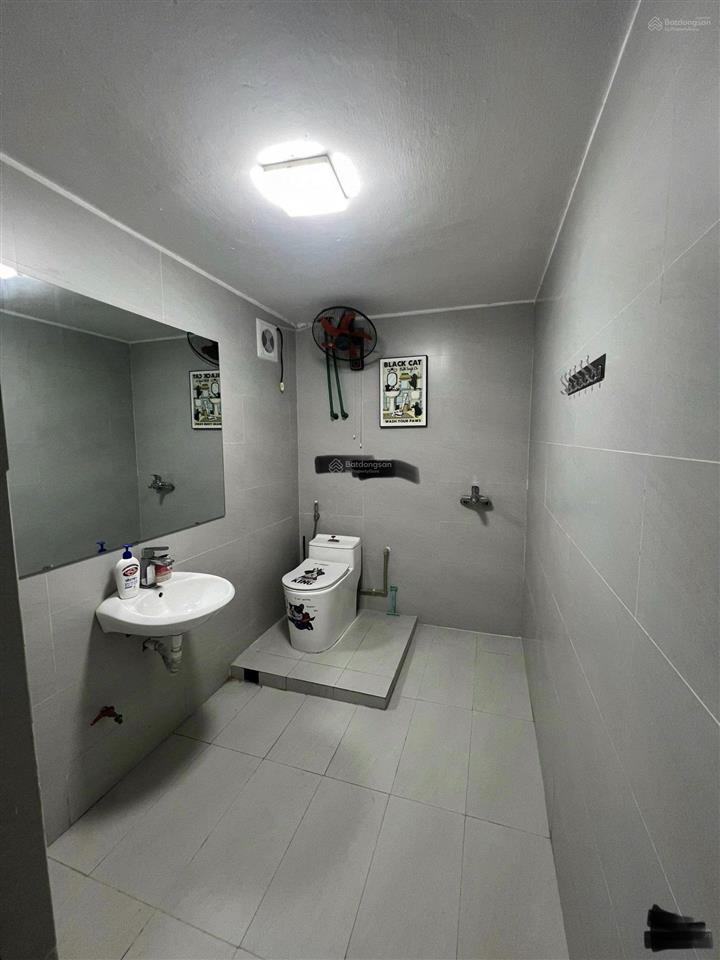Cho thuê nhà mặt phố phố huế, dt 200m2, mt 5m, giá 80tr,  0968 896 ***