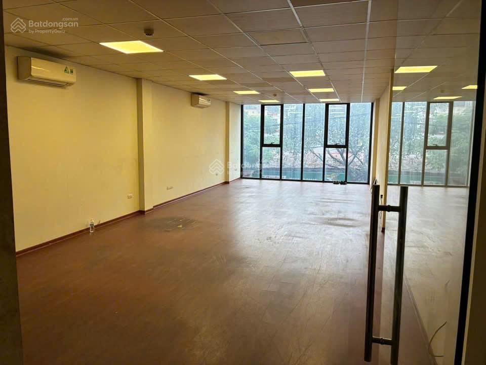 Cho thuê nhà mặt phố hoàng văn thái, dt 63m2x5 tầng, mt 5m, giá 55tr,  0968 896 ***