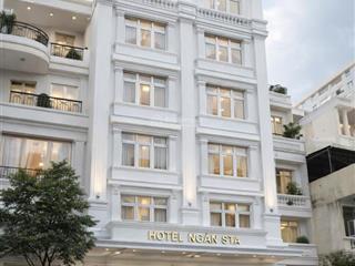 Giảm 8 tỷ  khách sạnchdv mặt tiền khu phan xích long, dt 8x21m, 6 tầng, 32 phòng, tn 200 triệu