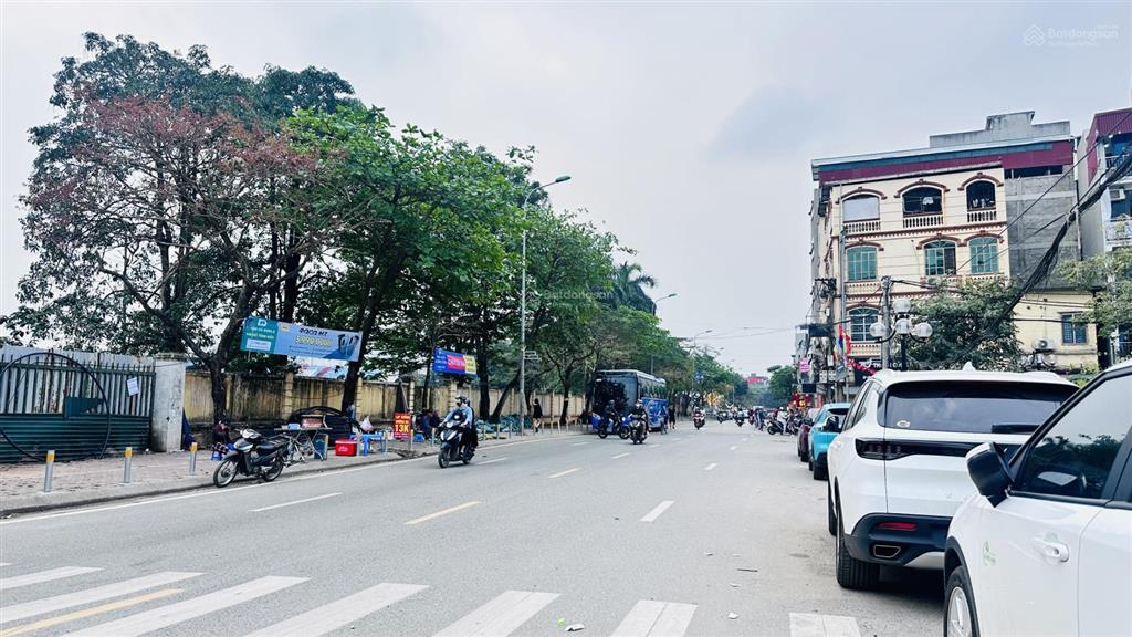 Bán đất phân lô phú diễn 120m2, mt 15m, ngõ oto, sát đường hoàng quốc việt, 22.5 tỷ tl