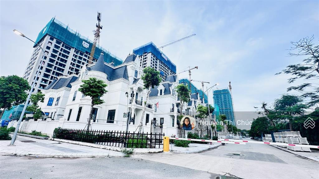 Bán biệt thự smarthome nguyễn đình tứ, 180m, 4 tầng, 3 mặt thoáng, ô tô tránh, 60 tỷ tl