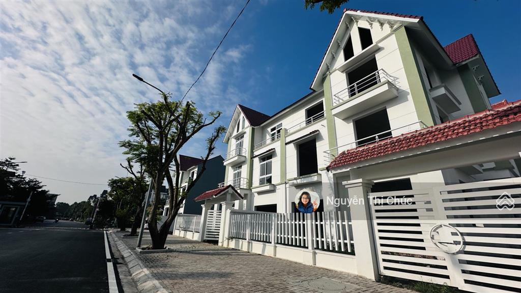 Xoay vốn làm ăn bán gấp biệt thự ciputra tây hồ, 180m, 5 tầng có hầm, ô tô tránh, 59 tỷ tl
