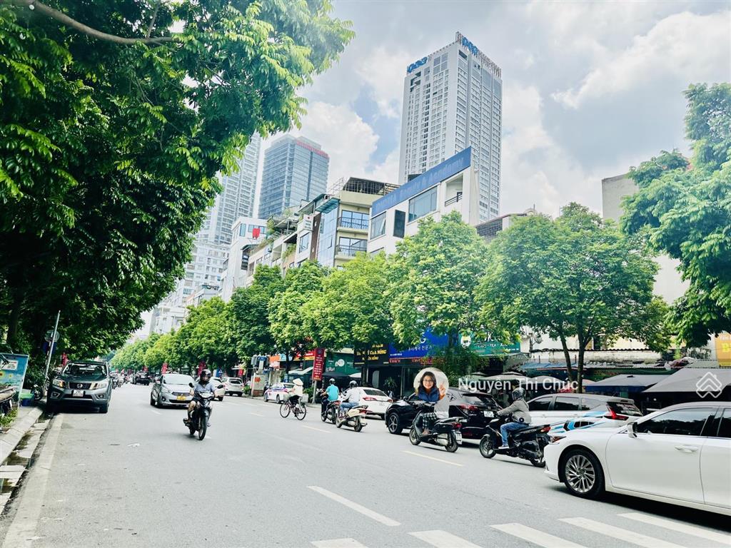 Bán tòa văn phòng mặt phố duy tân, 700m², 9 tầng, mt 20m, 2 thang máy, dòng tiền lớn, 380 tỷ tl