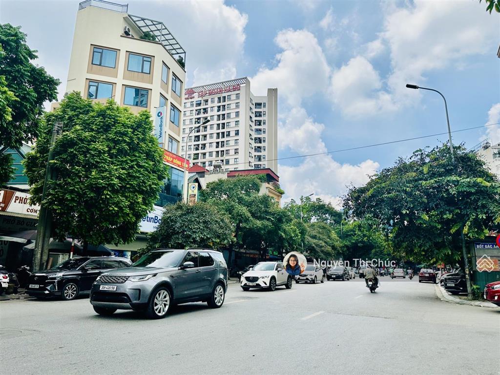 Bán tòa văn phòng mặt phố duy tân, 700m², 9 tầng, mt 20m, 2 thang máy, dòng tiền lớn, 380 tỷ tl