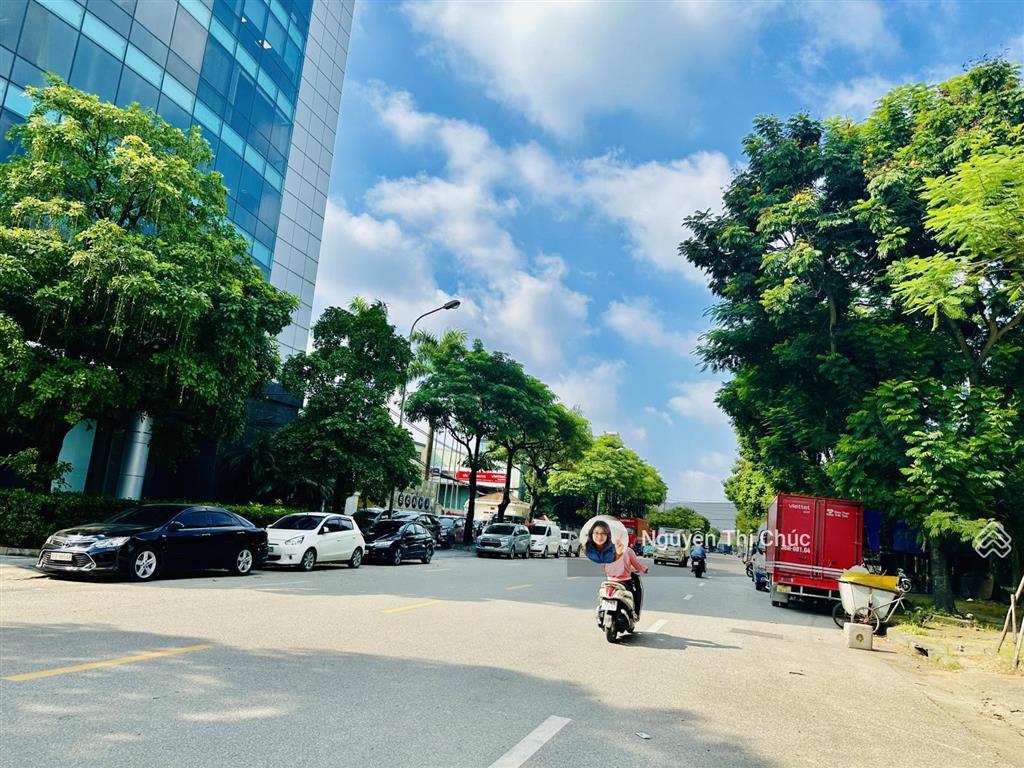 Bán tòa văn phòng mặt phố duy tân, 700m², 9 tầng, mt 20m, 2 thang máy, dòng tiền lớn, 380 tỷ tl