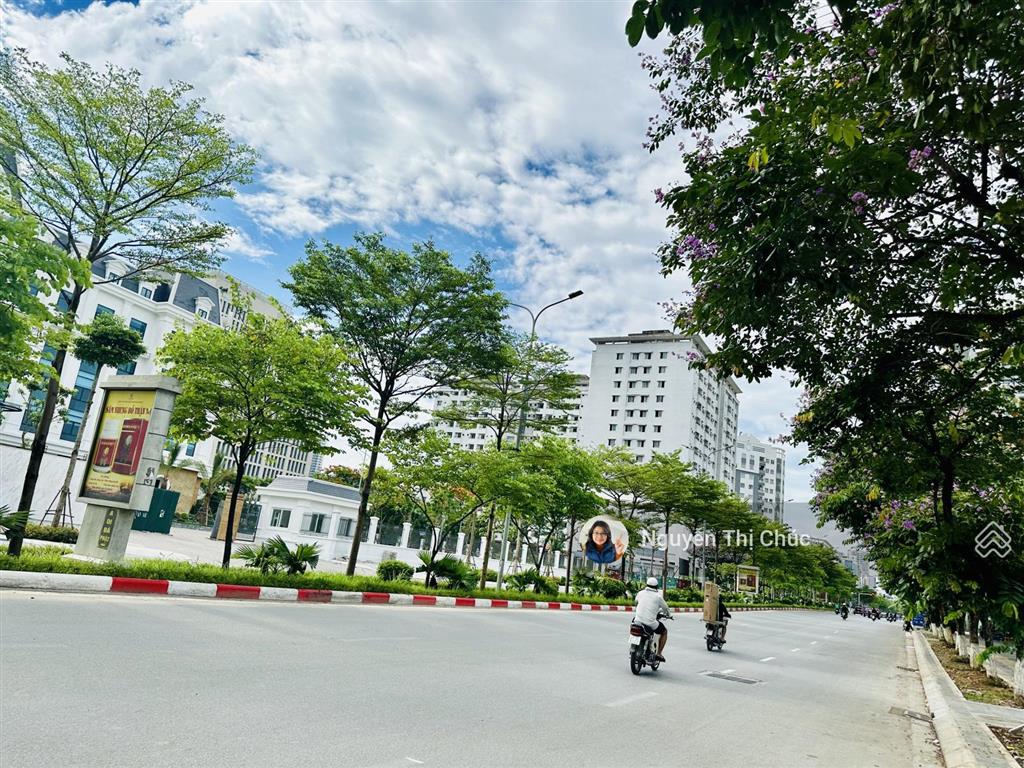 Bán tòa văn phòng mặt phố trần vỹ 75m2  mt 6m  8t thang máy  lô góc ngã tư lê đức thọ 39.6 tỷ tl