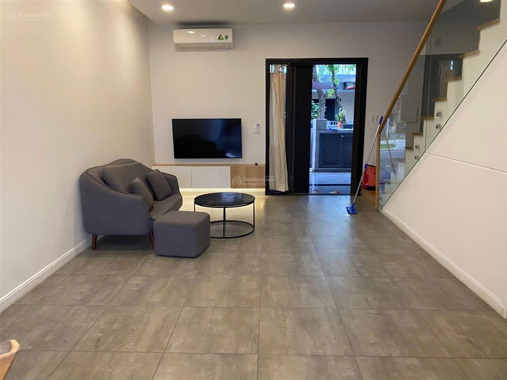 Cho thuê nhà nguyên căn dự án palm residence, đường song hành, p bình trưng, hồ chí minh