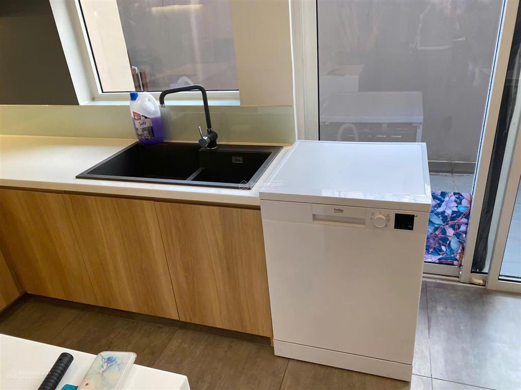 Cho thuê nhà nguyên căn dự án palm residence, đường song hành, p bình trưng, hồ chí minh