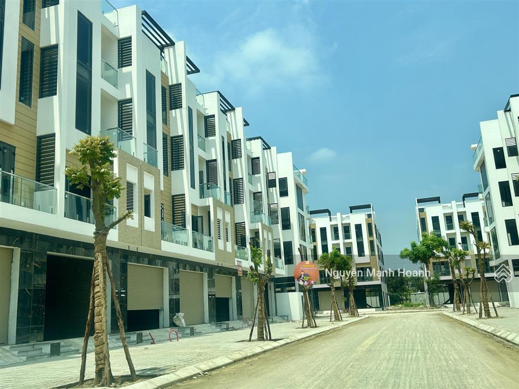 Bán liền kề b2.3 thanh hà 100m giá chỉ 10 tỷ xây 5 tầng chờ thang máy vị trí kinh doanh đắc địa