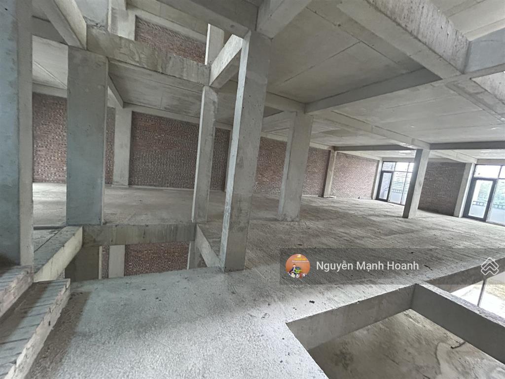 Hàng siêu hiếm shophouse 300 m2, 7 tầng, giảm sâu 6 tỷ, đi vin olympic, giá chỉ còn 58.5 tỷ
