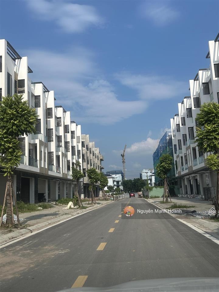 Liền kề thanh hà 100m 5 tầng đường 17m giá chỉ 11,1 tỷ. hàng hiếm tại hà đông