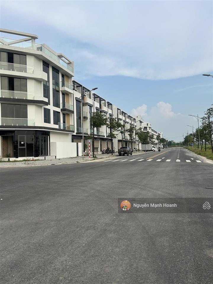 Giá sốc 7,5 tỷ liền kề thanh hà 100m gần hồ, tuệ đức, bể bơi.
