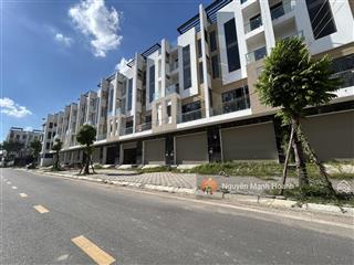 Bán liền kề thanh hà 100m2 5 tầng giá 10,4 tỷ mặt kênh, đường 17m, vị trí kinh doanh