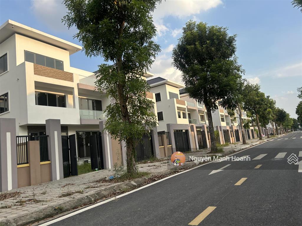 Bán biệt thự 275m 3 tầng chỉ 20 tỷ cả nhà nhận nhà ngay tại kdt thanh hà hà nội