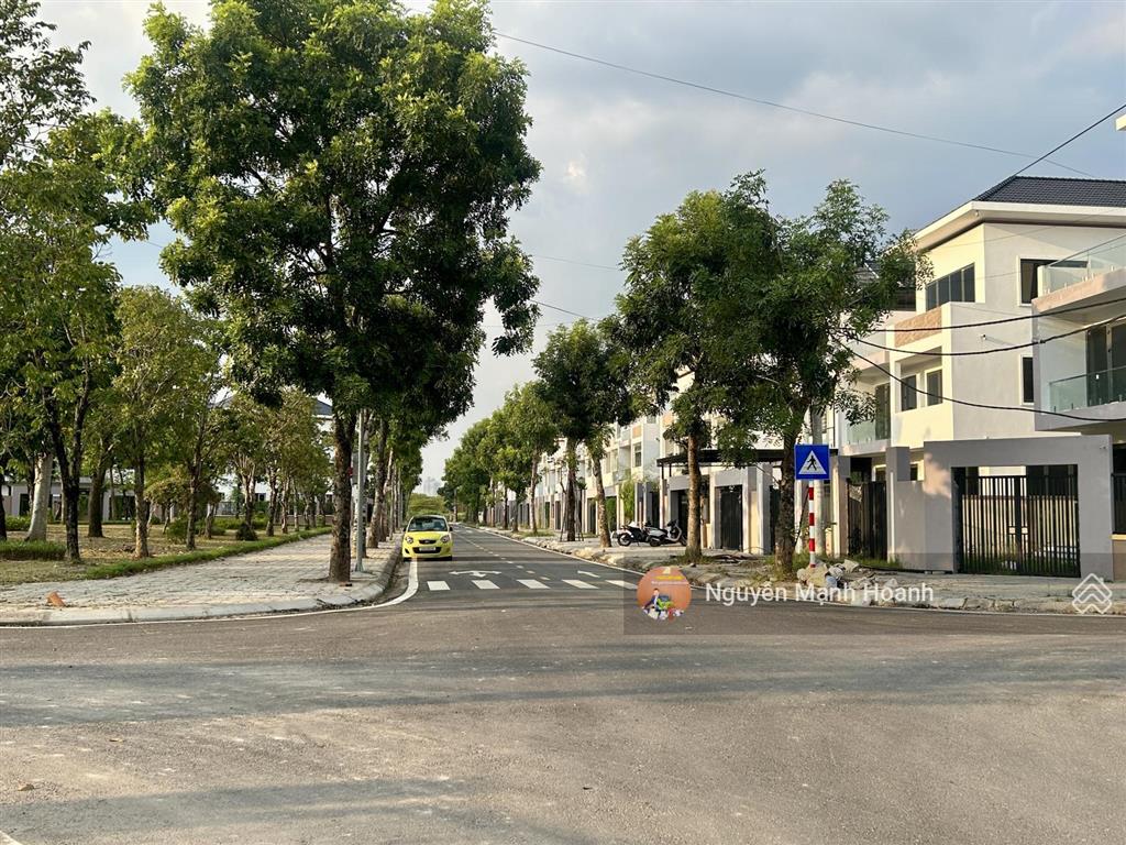 Bán biệt thự 275m 3 tầng chỉ 20 tỷ cả nhà nhận nhà ngay tại kdt thanh hà hà nội
