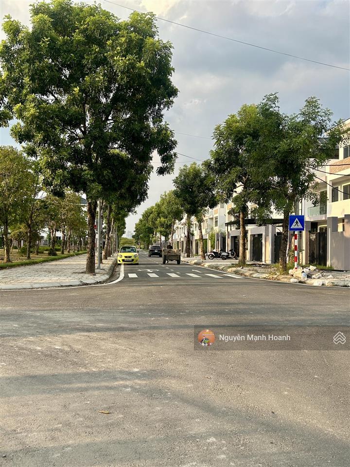 Bán biệt thự 275m 3 tầng chỉ 20 tỷ cả nhà nhận nhà ngay tại kdt thanh hà hà nội