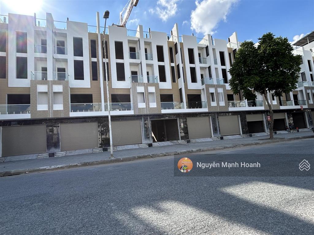 Bán liền kề thanh hà 100m 5 tầng mặt kênh đường 17m 12 tỷ nhận nhà ngay