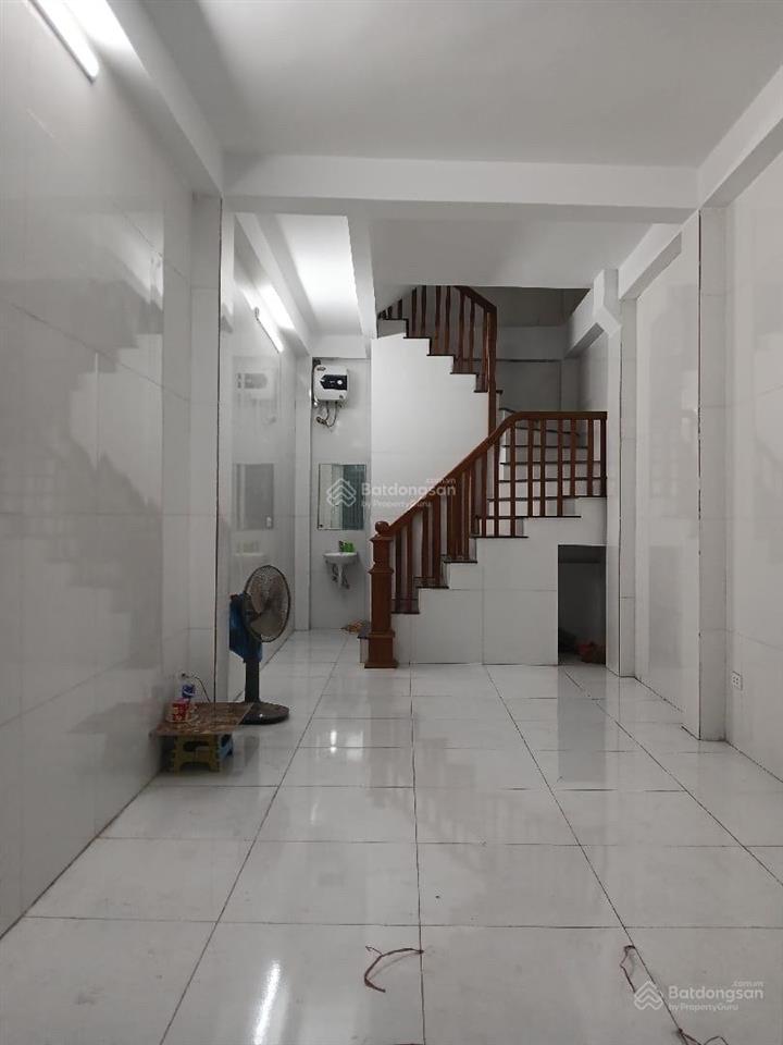Cực hiếm! bán nhà bà triệu  đa sỹ ngay mặt phố 27/30m2 5 tầng cách phố 15m, giá chỉ hơn 6 tỷ xíu