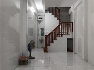 Cực hiếm! bán nhà bà triệu  đa sỹ ngay mặt phố 27/30m2 5 tầng cách phố 15m, giá chỉ hơn 6 tỷ xíu