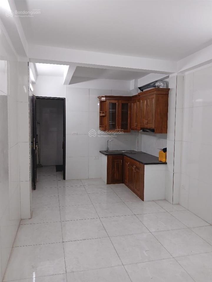 Cực hiếm! bán nhà bà triệu  đa sỹ ngay mặt phố 27/30m2 5 tầng cách phố 15m, giá chỉ hơn 6 tỷ xíu