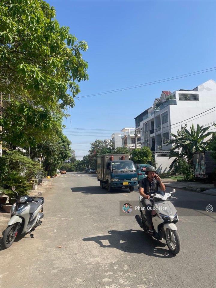 Bán nhà, kdc phú lợi 120m2 (5x24), 4 tầng, nhỉnh 9 tỷ, đường 20m nhà mới ở ngay, tặng nt